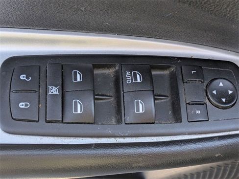 Used 2020 Dodge Journey SE image 16