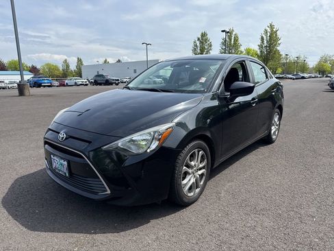 Used 2017 Toyota Yaris iA FWD image 3