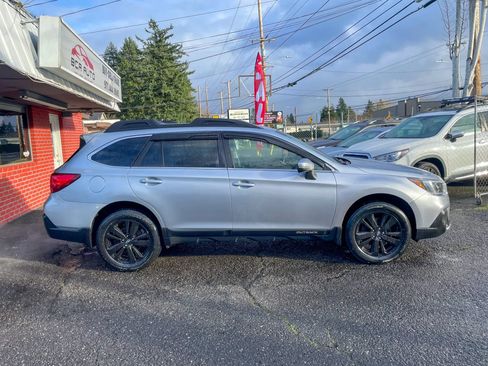 Used 2019 Subaru Outback 2.5i Limited w/ Popular Package #2 AWD/4WD image 8