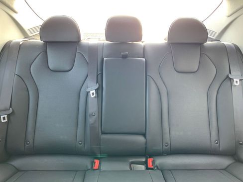 Used 2025 Hyundai Elantra Limited image 40