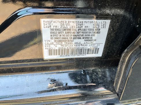 Used 2025 Nissan Sentra SV FWD image 27