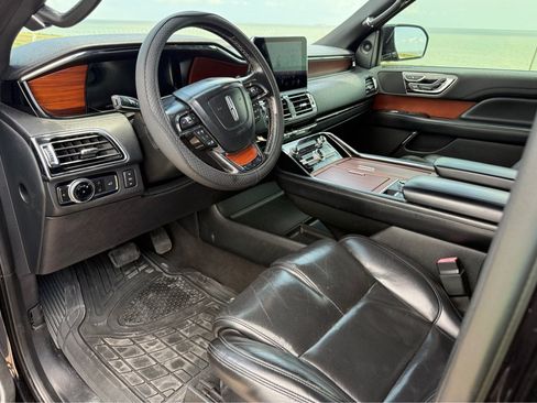Used 2020 Lincoln Navigator L Reserve RWD image 10