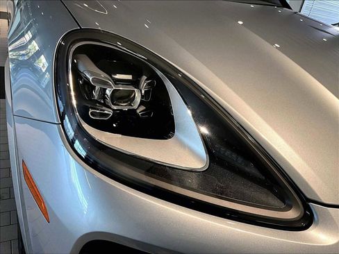 Used 2023 Porsche Cayenne image 15