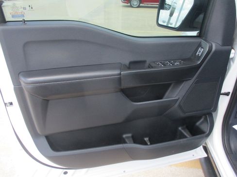Used 2022 Ford F150 XL w/ STX Appearance Package RWD image 5
