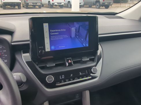 Used 2024 Toyota Corolla Cross LE image 22