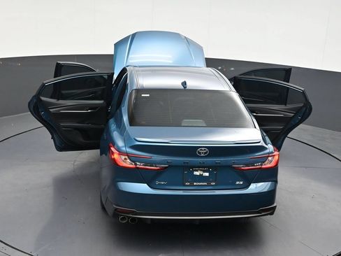 Used 2025 Toyota Camry SE FWD image 34