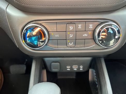 Used 2021 Chevrolet TrailBlazer LS FWD image 18
