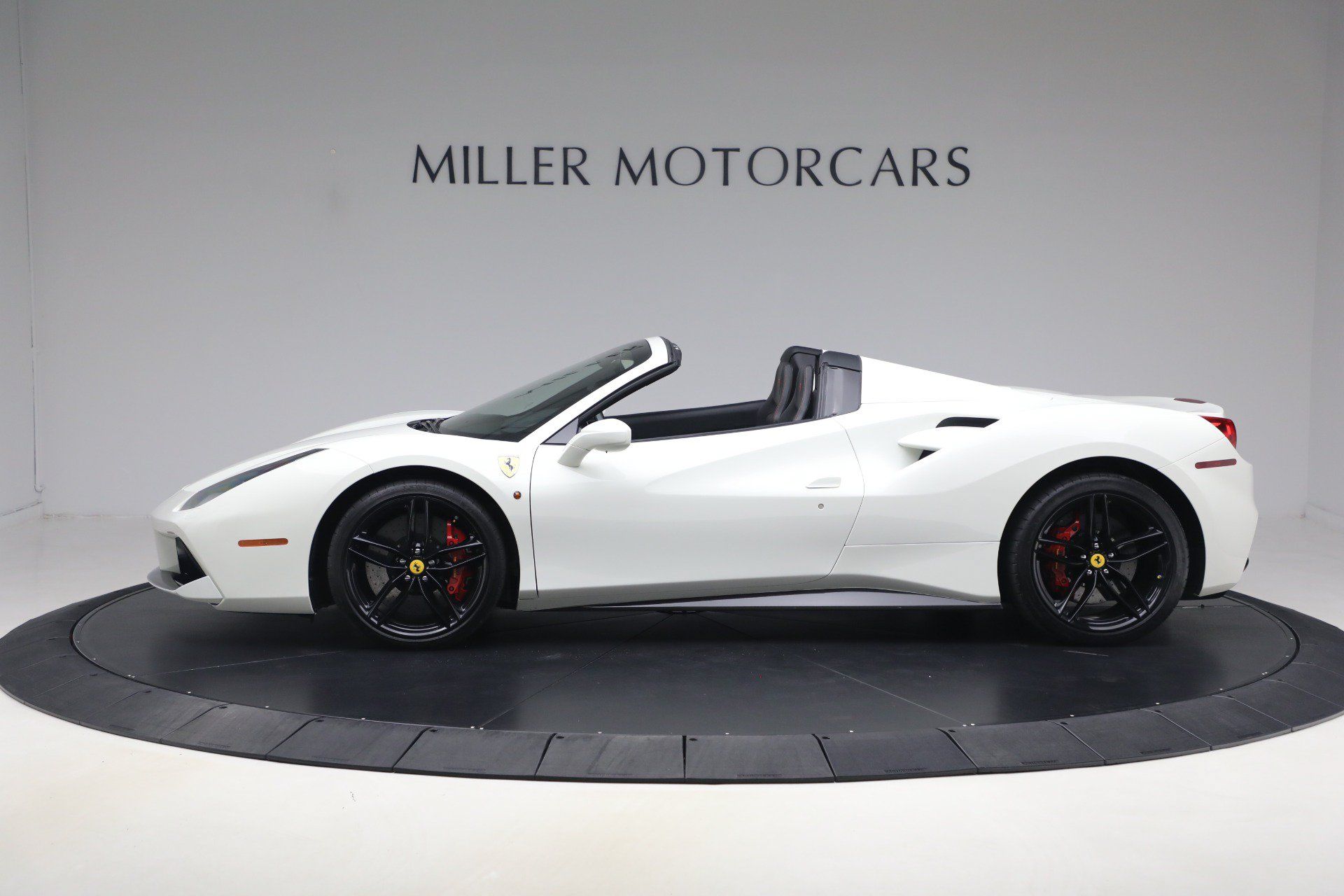Certified 2016 Ferrari 488 Spider RWD image 3