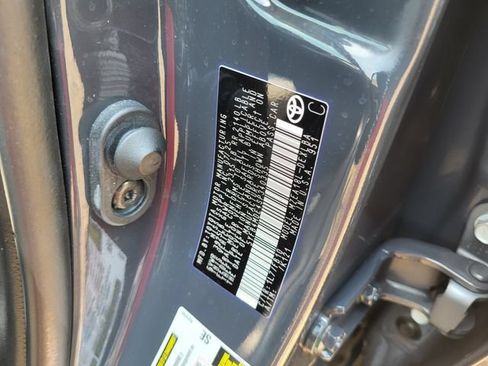 Used 2025 Toyota Corolla LE FWD image 28