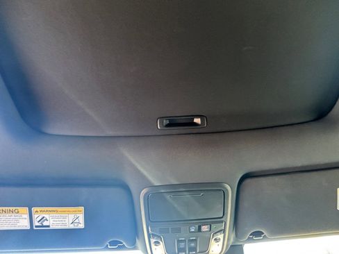 Used 2022 Honda Pilot Black Edition image 7