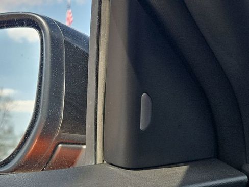 Certified 2022 Nissan Kicks SR FWD image 31