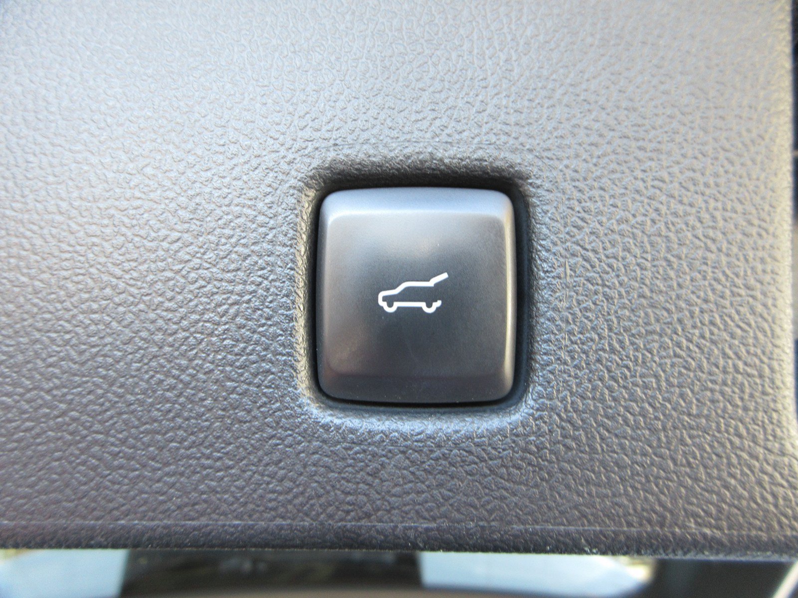 Used 2020 Ford Escape Titanium FWD image 53