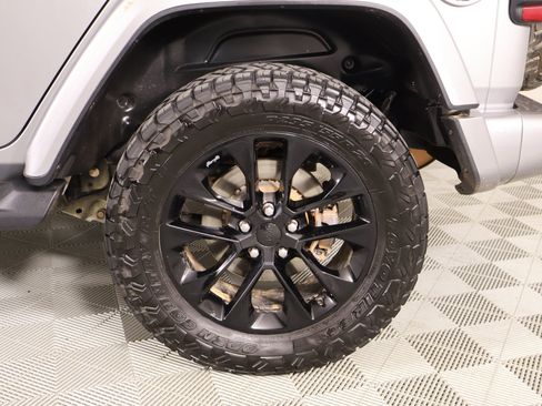 Used 2021 Jeep Wrangler Unlimited Sahara AWD/4WD image 19