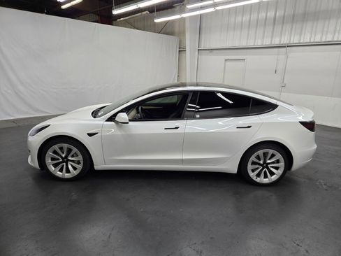 Used 2022 Tesla Model 3 RWD image 2