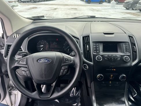 Used 2019 Ford Edge SE image 13