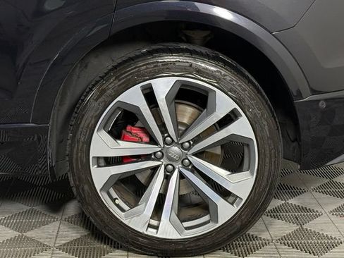 Used 2019 Audi Q8 Premium Plus w/ Premium Plus AWD/4WD image 14