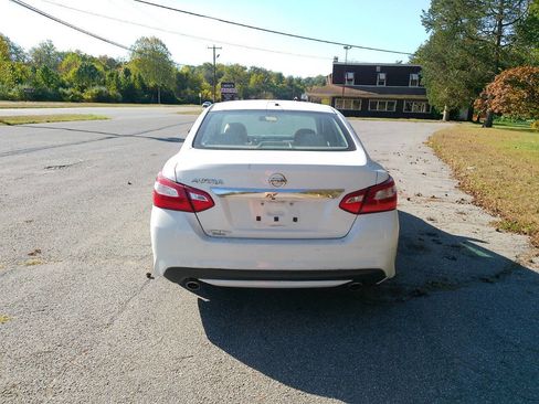 Used 2017 Nissan Altima 2.5 S w/ Power Driver Seat Package image 5