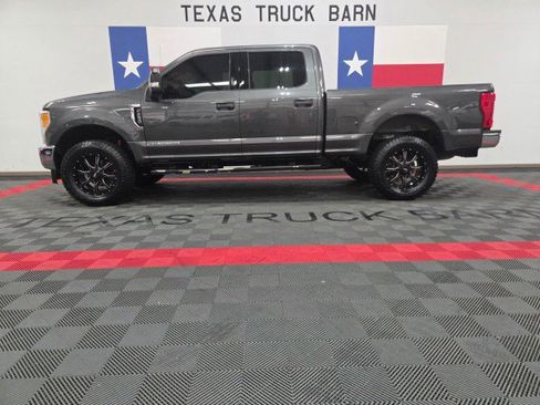 Used 2017 Ford F250 XLT w/ XLT Value Package AWD/4WD image 1