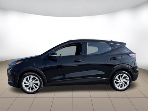 Used 2023 Chevrolet Bolt EUV LT w/ Driver Confidence Package FWD image 4