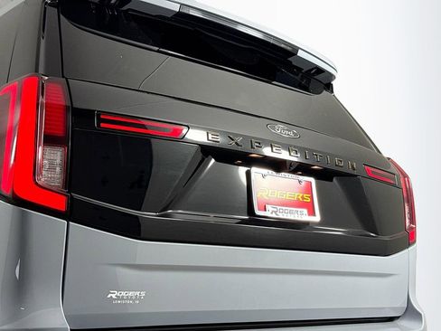 Used 2025 Ford Expedition Tremor AWD/4WD image 28