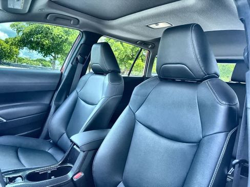 Used 2023 Toyota Corolla Cross XLE w/ Convenience Package FWD image 14