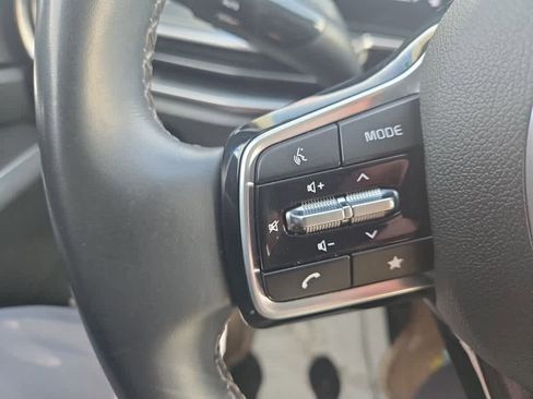 Used 2024 Kia Sorento S image 23