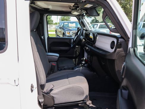 Used 2024 Jeep Wrangler Unlimited Sport AWD/4WD image 28