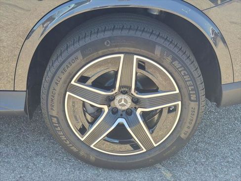 Used 2025 Mercedes-Benz GLC 300 image 9