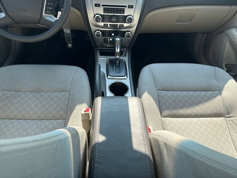 Used 2011 Ford Fusion SE FWD image 18