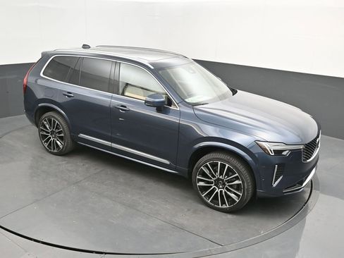 New 2026 Volvo XC90 B6 Plus w/ Protection Package Premier AWD/4WD image 28