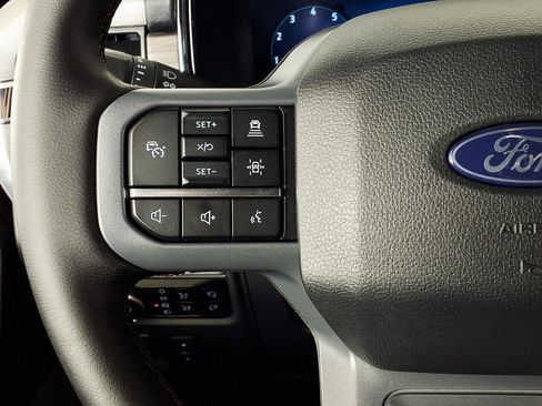Used 2025 Ford F150 Lariat AWD/4WD image 20