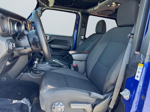 Used 2019 Jeep Wrangler Sport AWD/4WD image 9