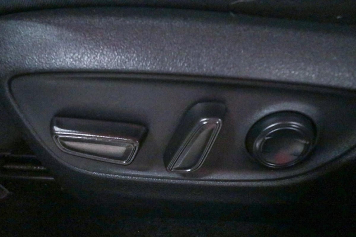 Used 2022 Toyota RAV4 XLE w/ Convenience Package FWD image 14