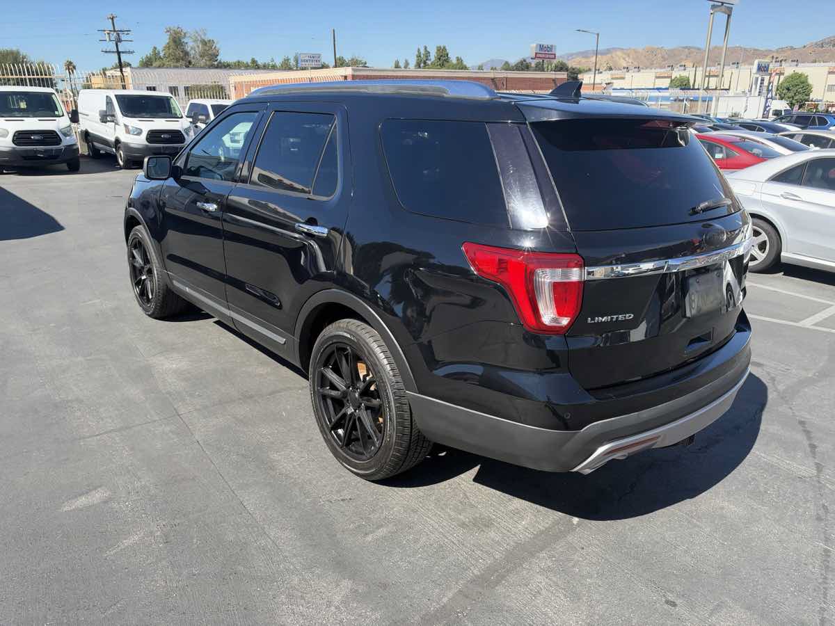 Used 2016 Ford Explorer Limited FWD image 5