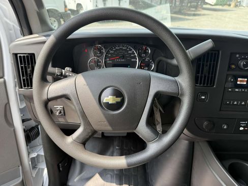 New 2025 Chevrolet Express 3500 Extended image 9