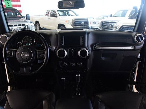 Used 2015 Jeep Wrangler Unlimited Sahara w/ Dual Top Group AWD/4WD image 44