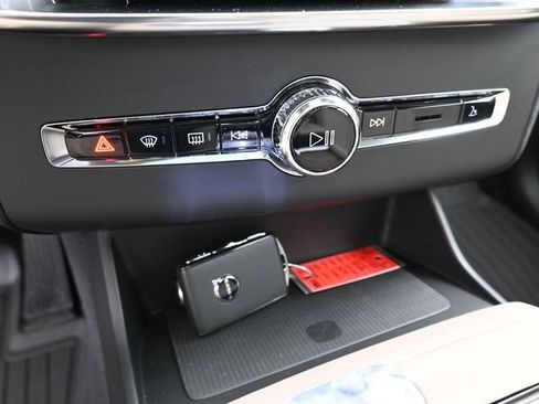 New 2026 Volvo XC90 T8 Plus w/ Protection Package Premier image 17