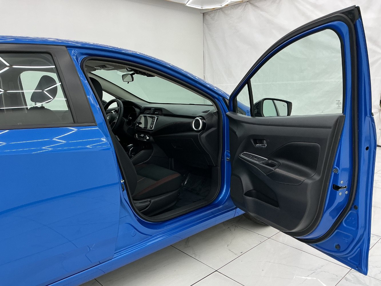 Used 2020 Nissan Versa SR w/ Convenience Package FWD image 17