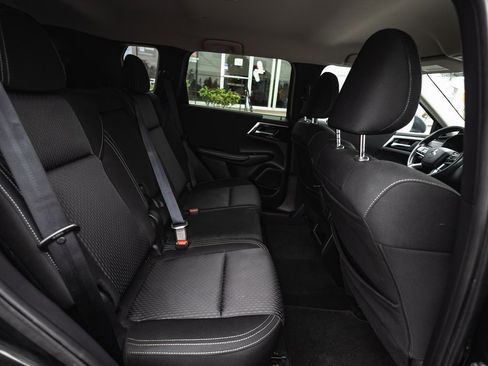 Used 2022 Mitsubishi Outlander ES image 29