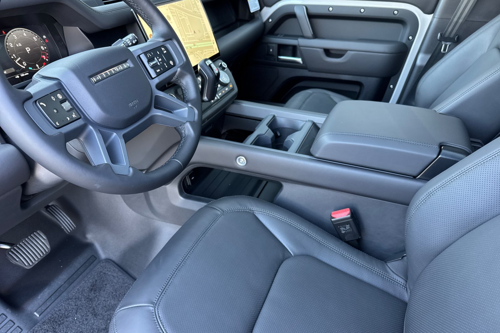 New 2026 Land Rover Defender 130 X-Dynamic SE AWD/4WD image 9