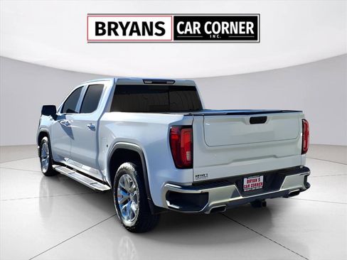 Used 2021 GMC Sierra 1500 SLT image 3