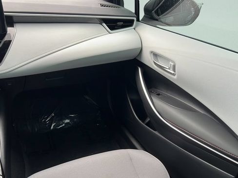 Used 2025 Toyota Corolla SE FWD image 15