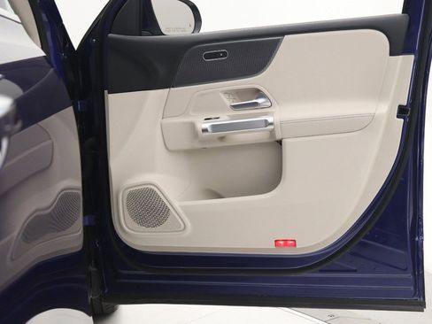 Certified 2022 Mercedes-Benz GLB 250 image 24