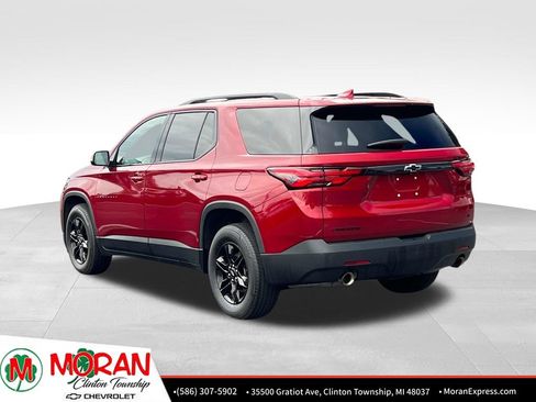 Used 2023 Chevrolet Traverse LT FWD image 4
