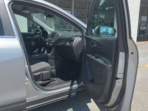 Used 2024 Chevrolet Equinox LT FWD image 17