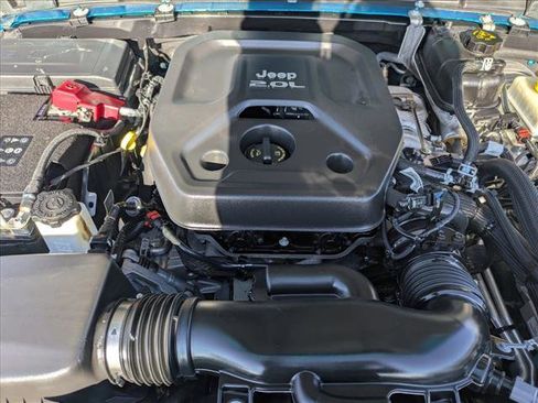 Used 2020 Jeep Wrangler Unlimited Sahara AWD/4WD image 23
