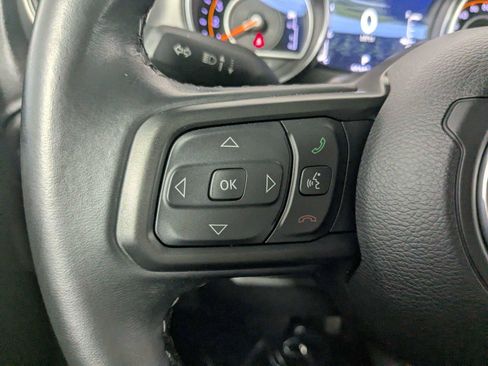Used 2021 Jeep Gladiator Sport AWD/4WD image 17