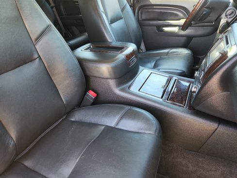 Used 2014 GMC Yukon Denali AWD/4WD image 18
