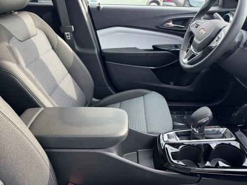 New 2026 Chevrolet Trax LT w/ Driver Confidence Package image 8
