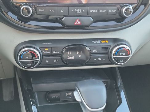 Used 2024 Kia Soul EX image 19